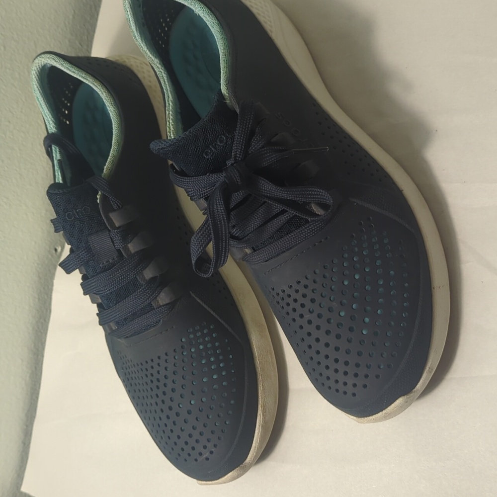 CROCS WOMEN'S LITERIDE PACER LACE-UP SNEAKERS, 11 WOMEN